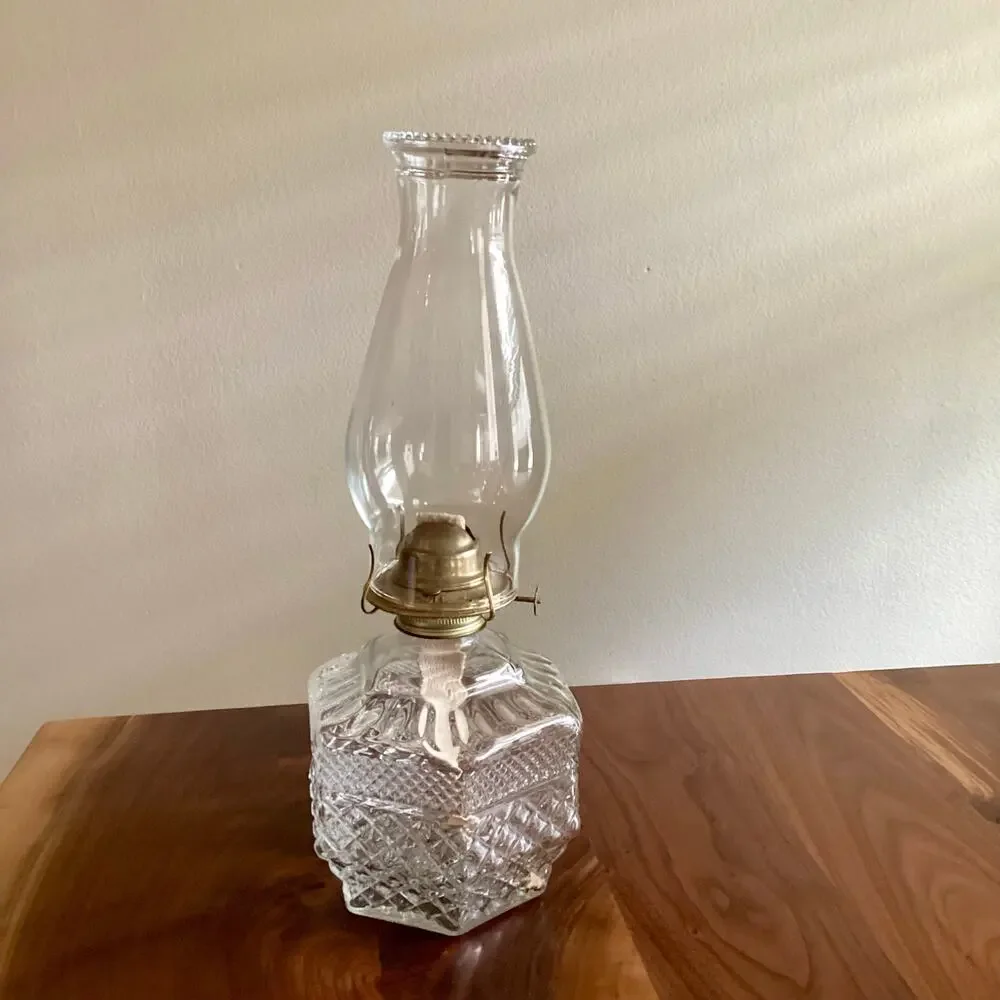 NWOT Wexford Oil Lamp & Shade